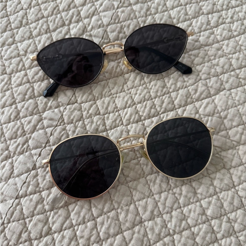 Stylish Black and Gold Sunglasses Set
